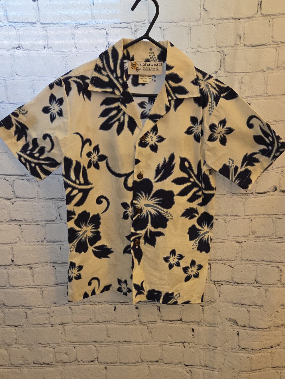 AlohaWears Boys Hawaiian Shirt Size 6